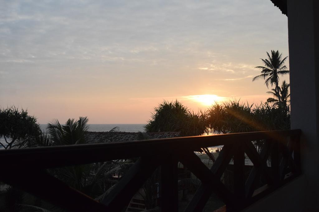 Naomi Beach Resort - Adults Only Weligama Buitenkant foto