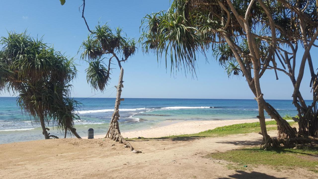Naomi Beach Resort - Adults Only Weligama Buitenkant foto